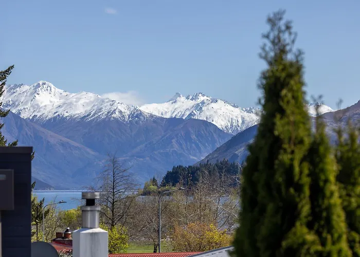 The Retreat -5br Family - Walk To Lake, Town & Cafes Vakantiehuis *
